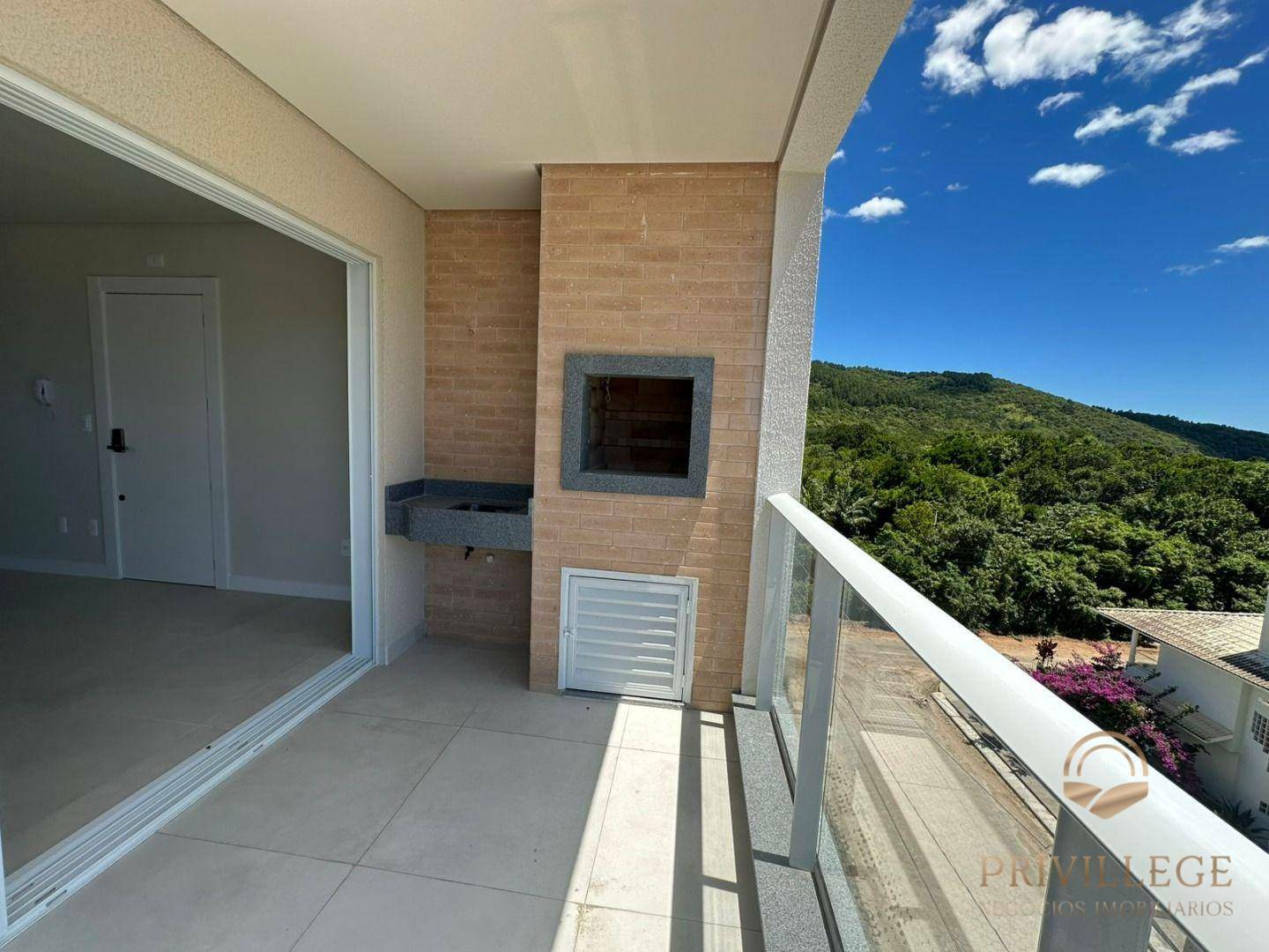 Apartamento à venda com 3 quartos, 83m² - Foto 1