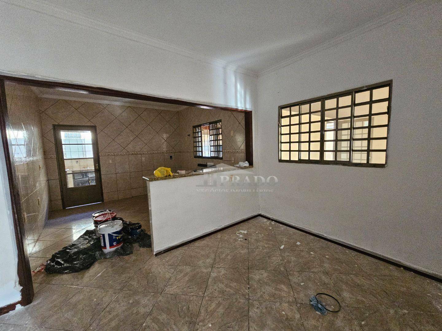 Casa para alugar com 4 quartos, 198m² - Foto 10