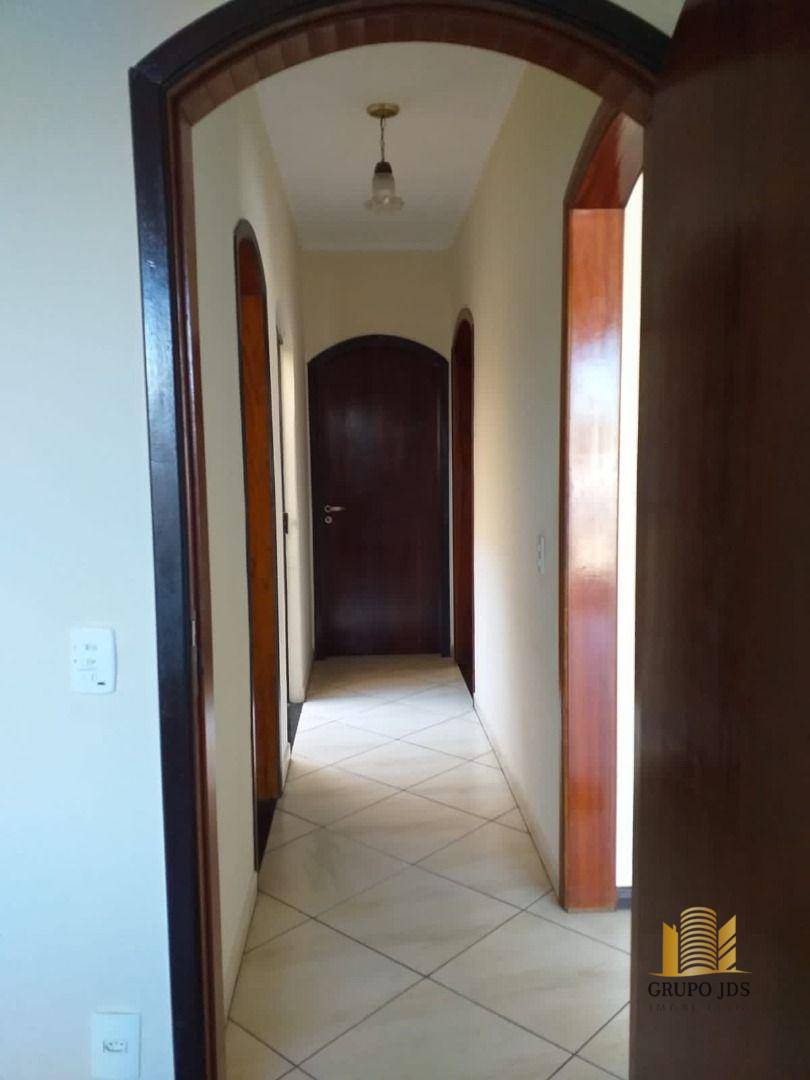 Casa à venda com 3 quartos, 250m² - Foto 13