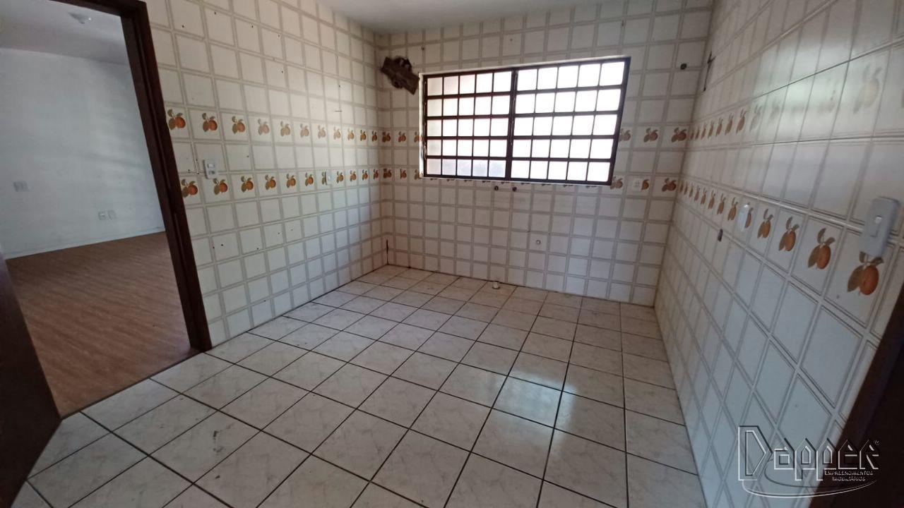 Casa à venda com 3 quartos, 233m² - Foto 8