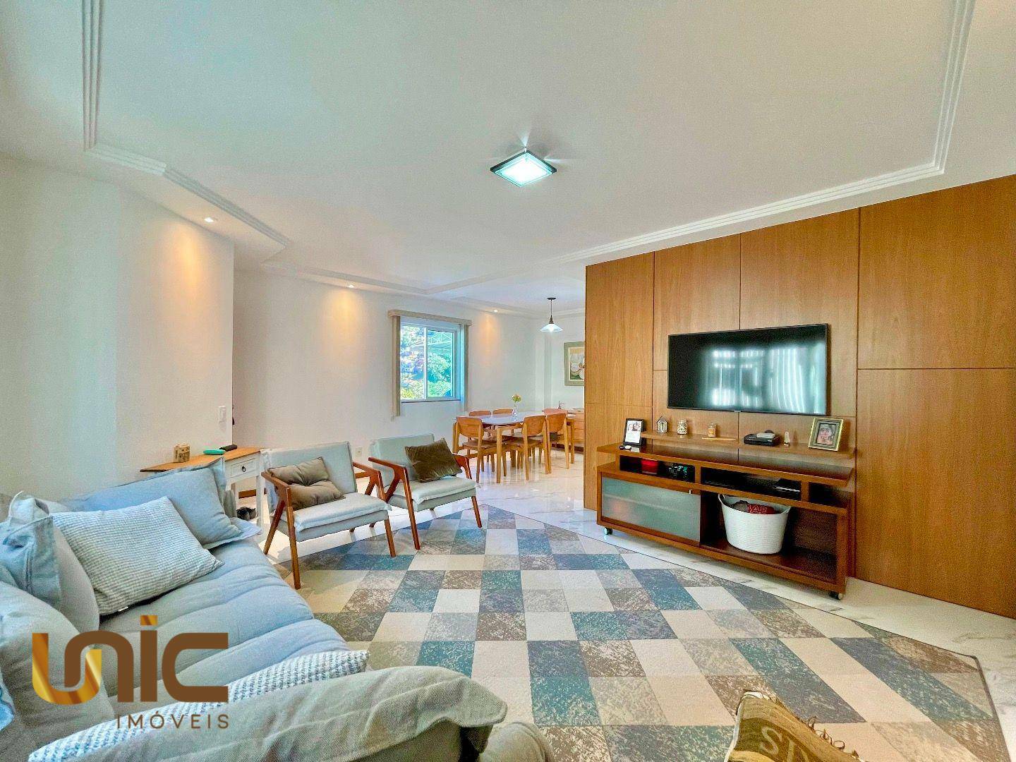 Casa de Condomínio à venda com 4 quartos, 258m² - Foto 1