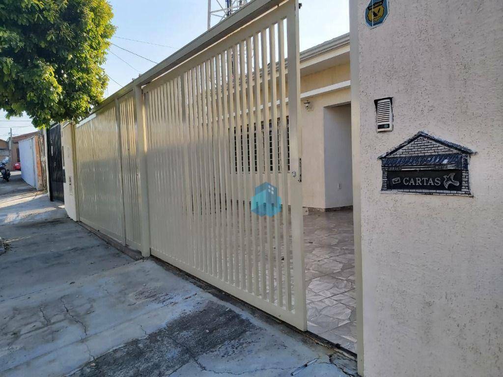 Casa à venda com 3 quartos, 250m² - Foto 2