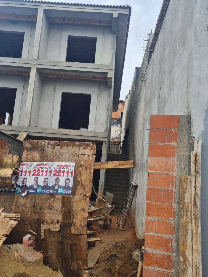 Sobrado à venda com 3 quartos, 130m² - Foto 2