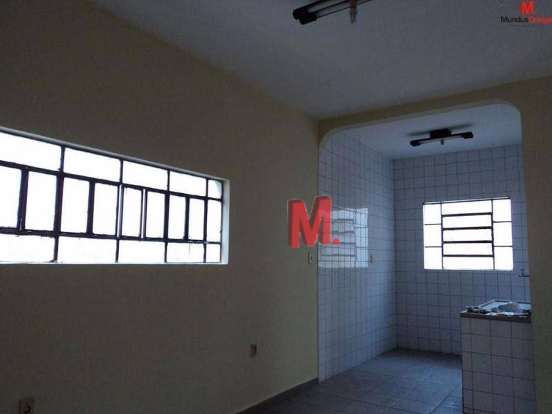 Casa à venda com 3 quartos, 200m² - Foto 2