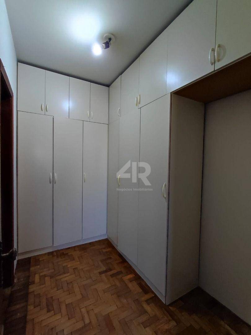 Casa à venda com 3 quartos, 323m² - Foto 13