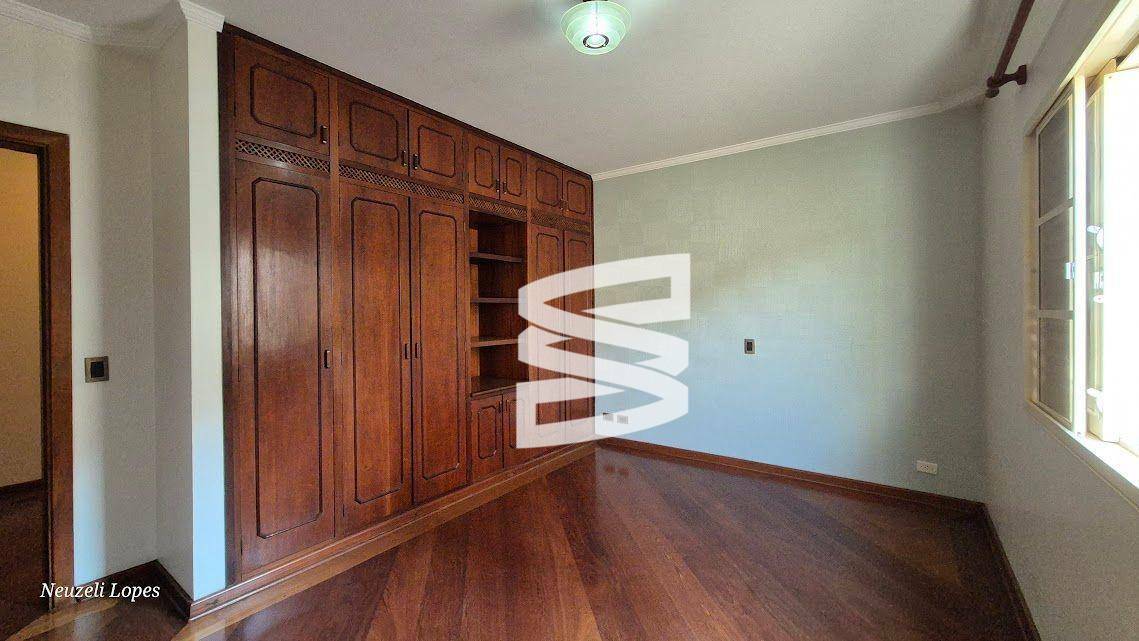 Casa à venda com 3 quartos, 224m² - Foto 28