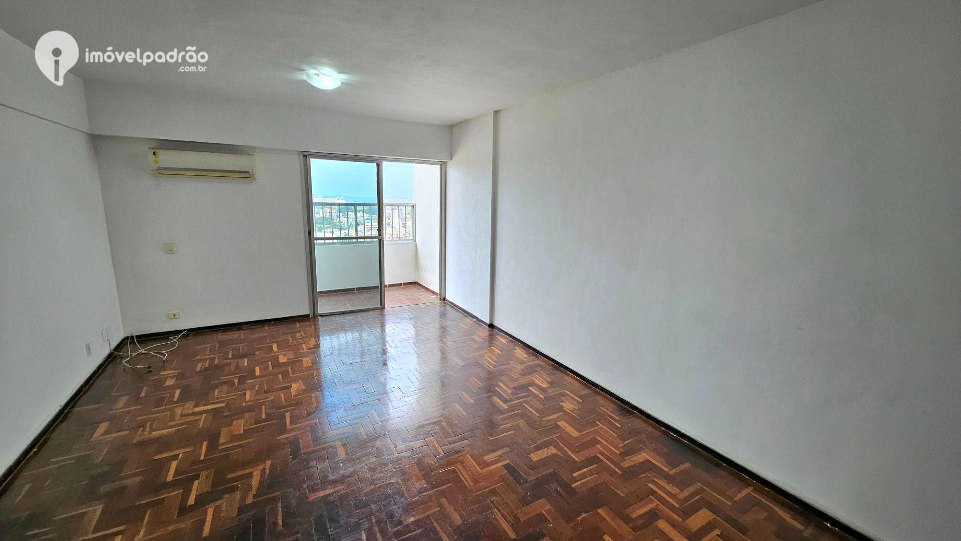 Apartamento para alugar com 3 quartos, 120m² - Foto 1