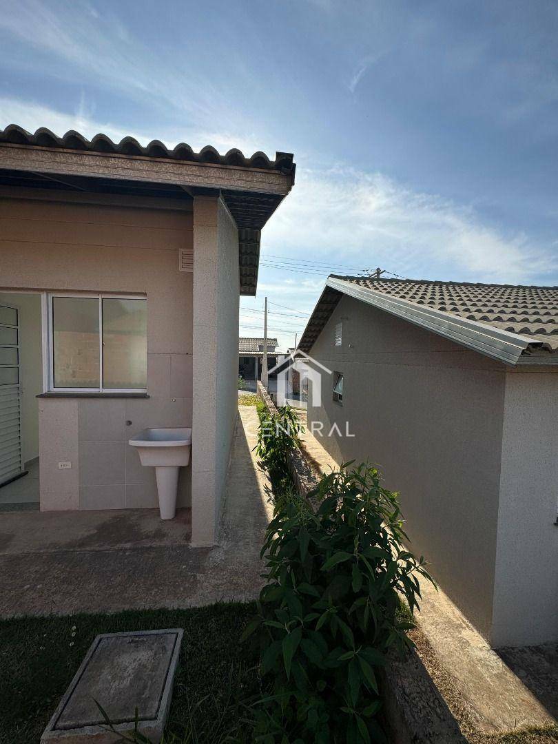 Casa à venda com 2 quartos, 42m² - Foto 4