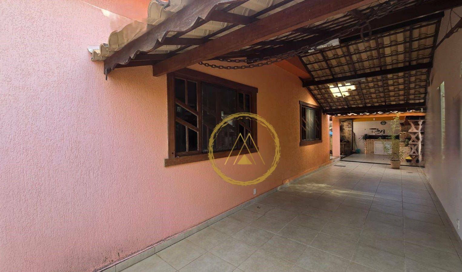 Casa à venda com 3 quartos, 198m² - Foto 4