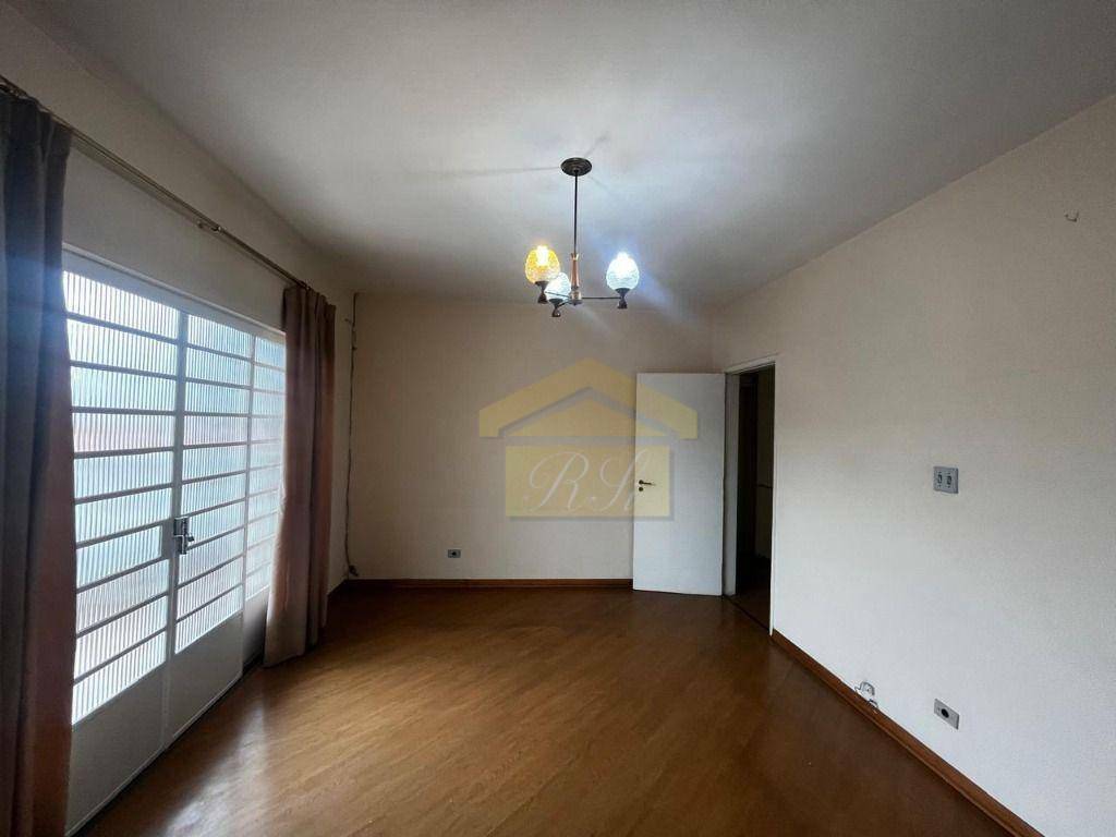 Casa para alugar com 4 quartos, 120m² - Foto 3