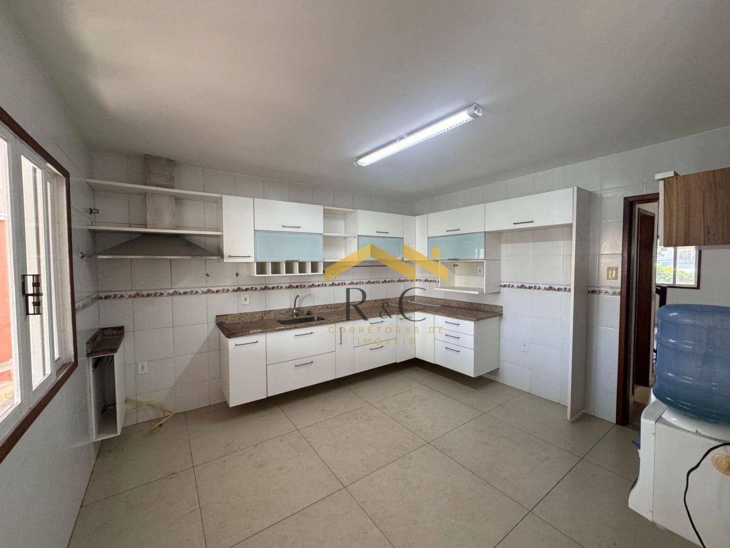 Casa à venda com 3 quartos, 183m² - Foto 9