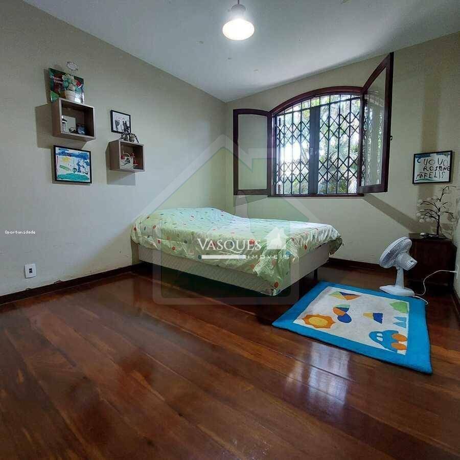 Casa à venda com 3 quartos, 316m² - Foto 10