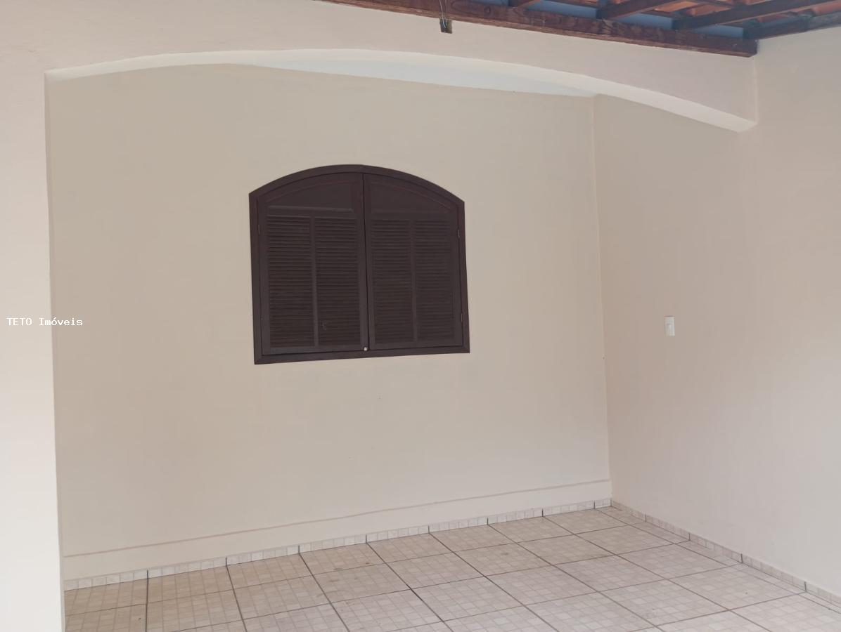 Casa para alugar com 3 quartos, 300m² - Foto 6