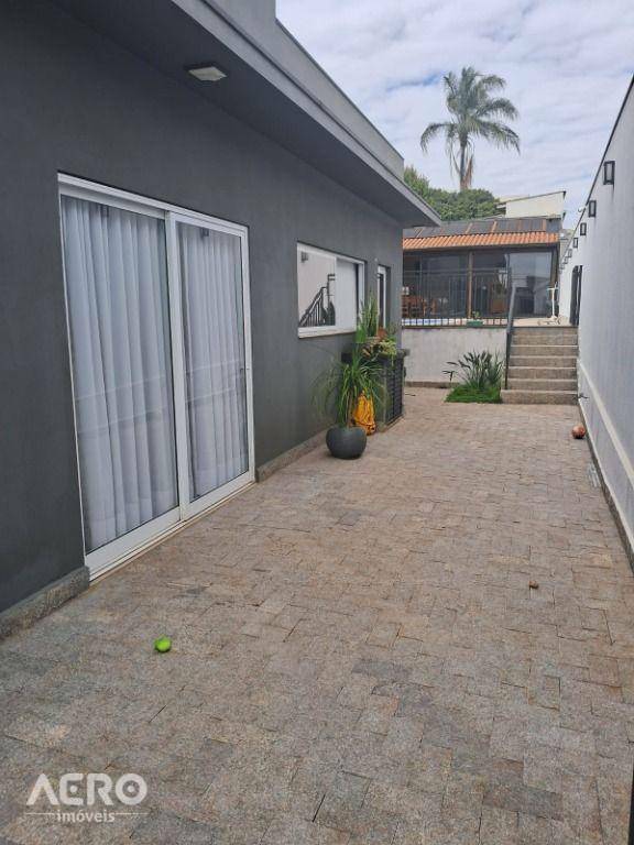 Casa à venda com 3 quartos, 231m² - Foto 34