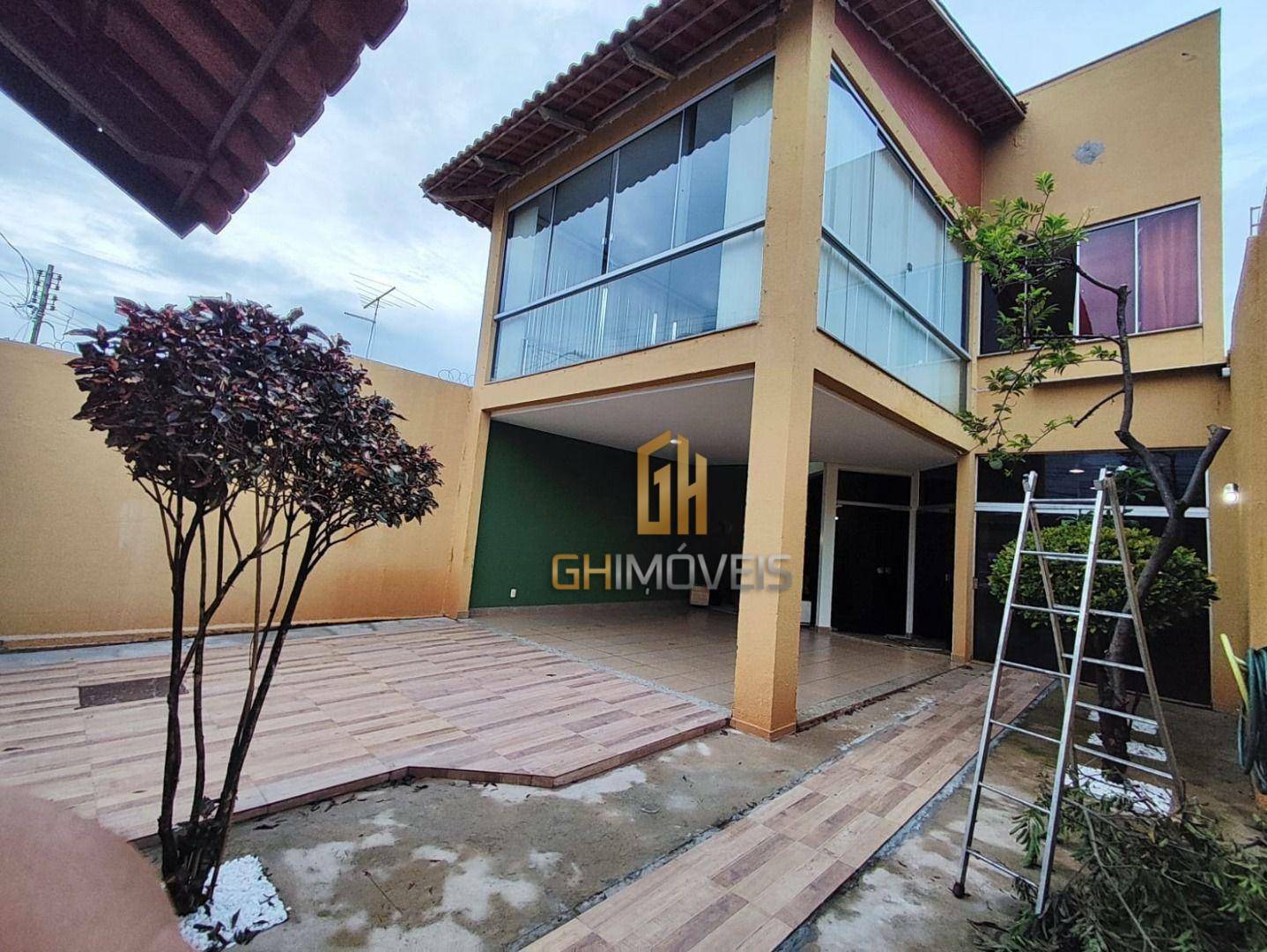 Sobrado à venda com 4 quartos, 240m² - Foto 2