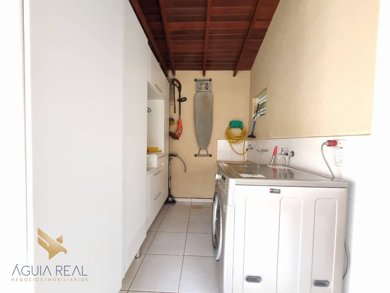 Sobrado à venda com 4 quartos, 328m² - Foto 12