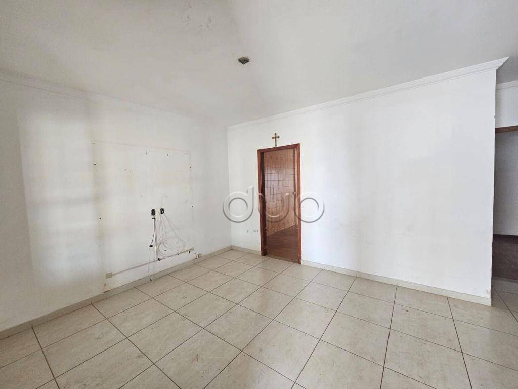 Casa, 3 quartos, 212 m² - Foto 1