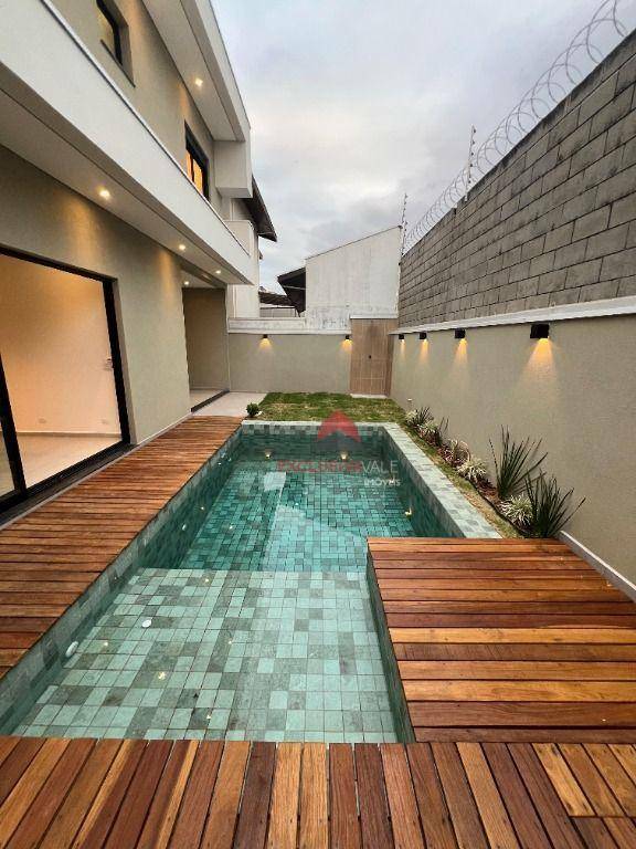 Casa de Condomínio à venda com 4 quartos, 250m² - Foto 4