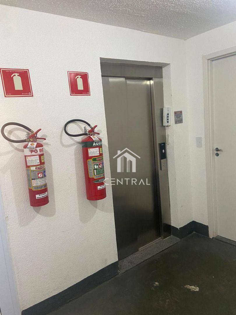Apartamento à venda com 2 quartos, 45m² - Foto 3