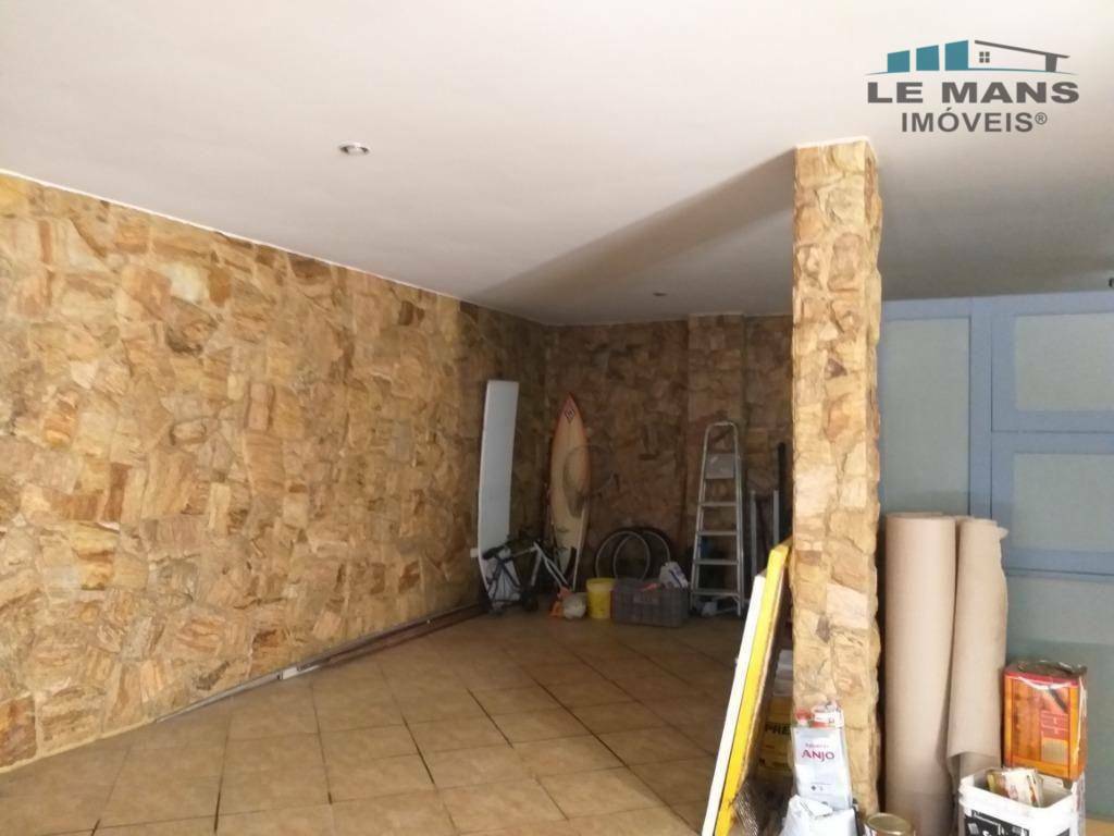 Casa à venda com 3 quartos, 226m² - Foto 2