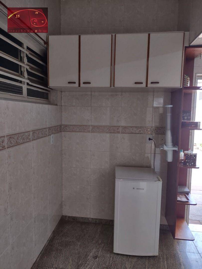 Casa à venda com 4 quartos, 349m² - Foto 11