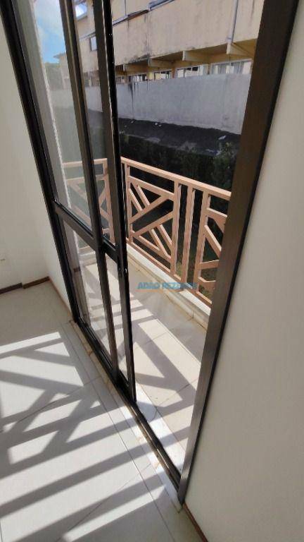 Apartamento à venda com 2 quartos, 70m² - Foto 5