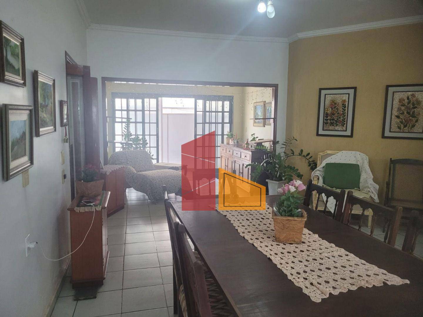 Casa à venda com 3 quartos, 260m² - Foto 3