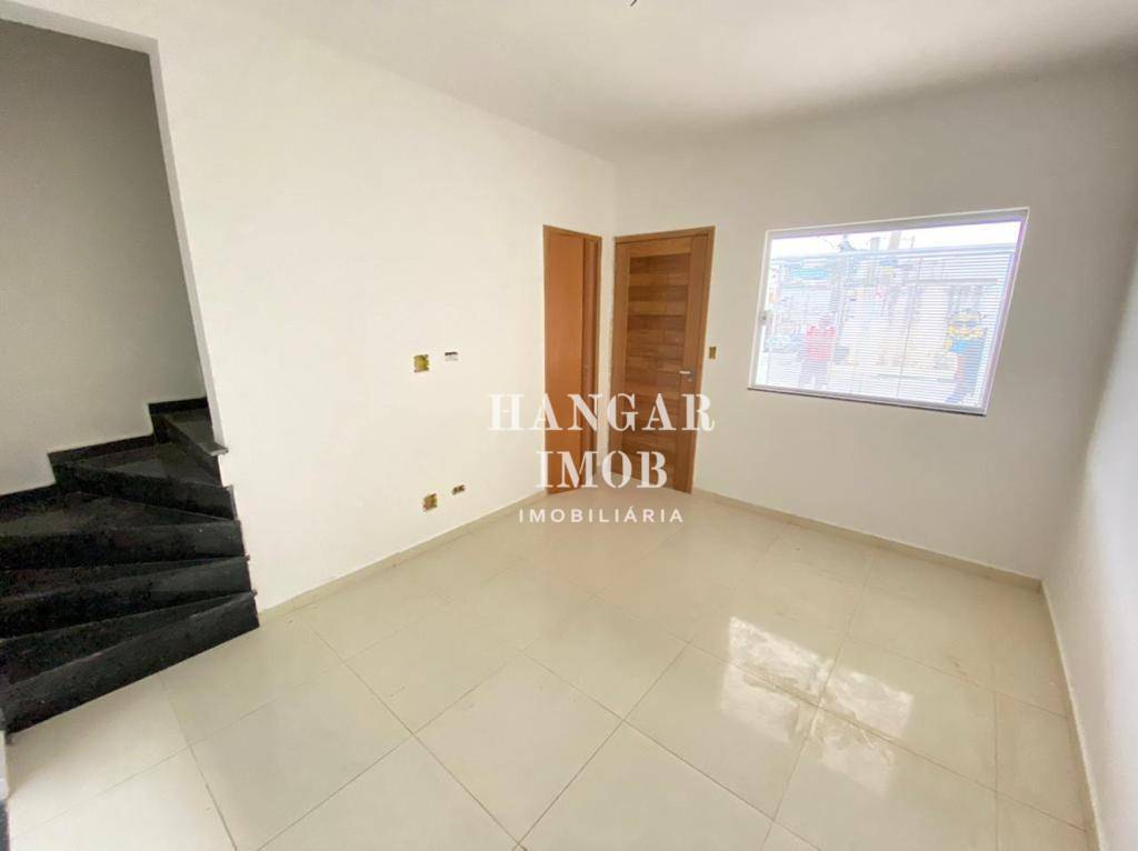 Casa à venda com 2 quartos, 70m² - Foto 4