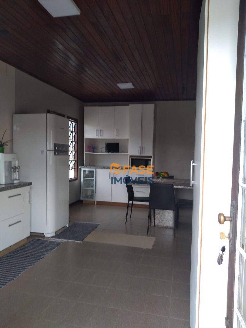 Casa à venda com 3 quartos, 181m² - Foto 14