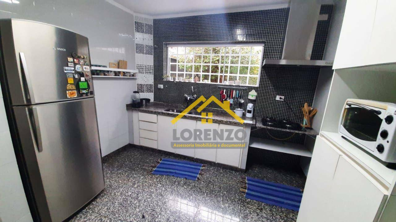 Sobrado à venda com 3 quartos, 300m² - Foto 16