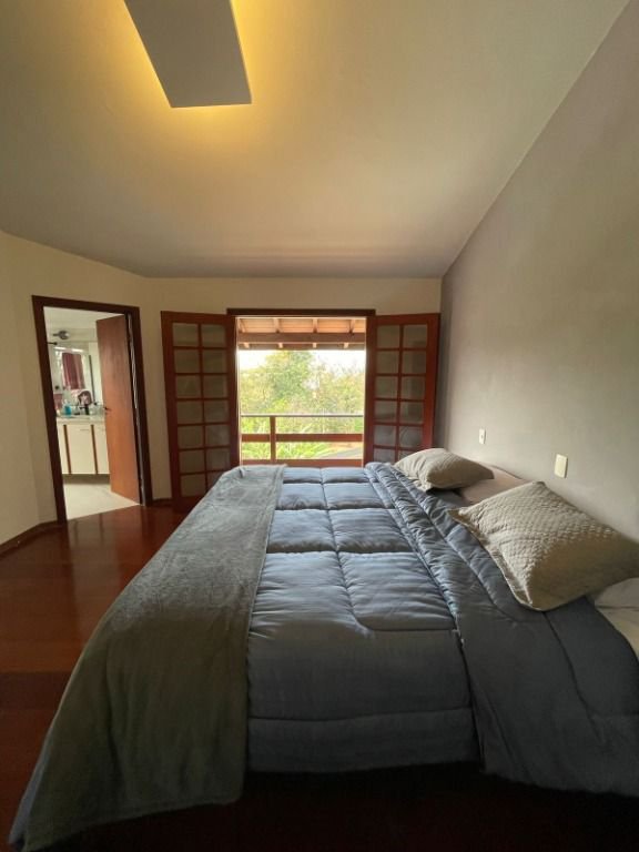 Casa de Condomínio à venda com 4 quartos, 380m² - Foto 3