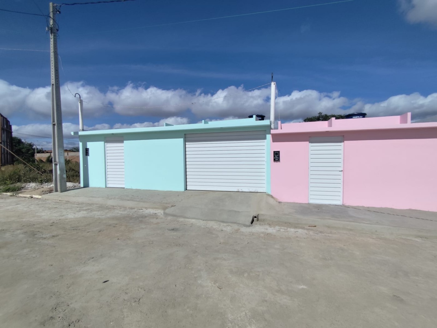 Casa à venda com 2 quartos, 166m² - Foto 2