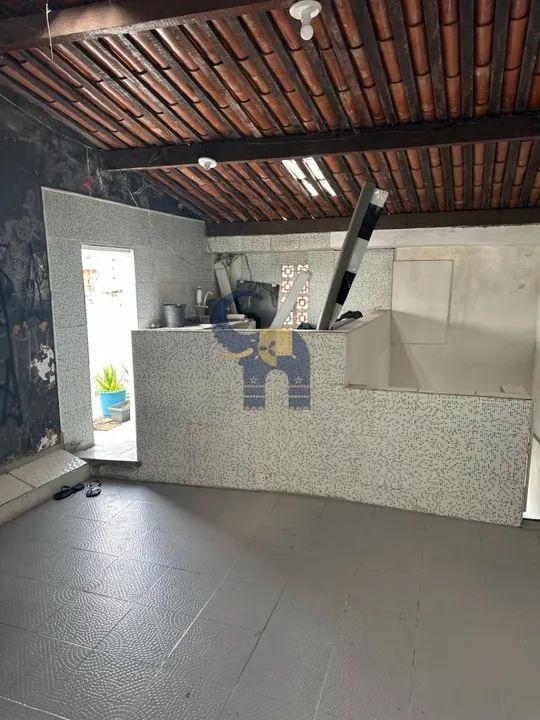 Casa à venda com 4 quartos, 200m² - Foto 11