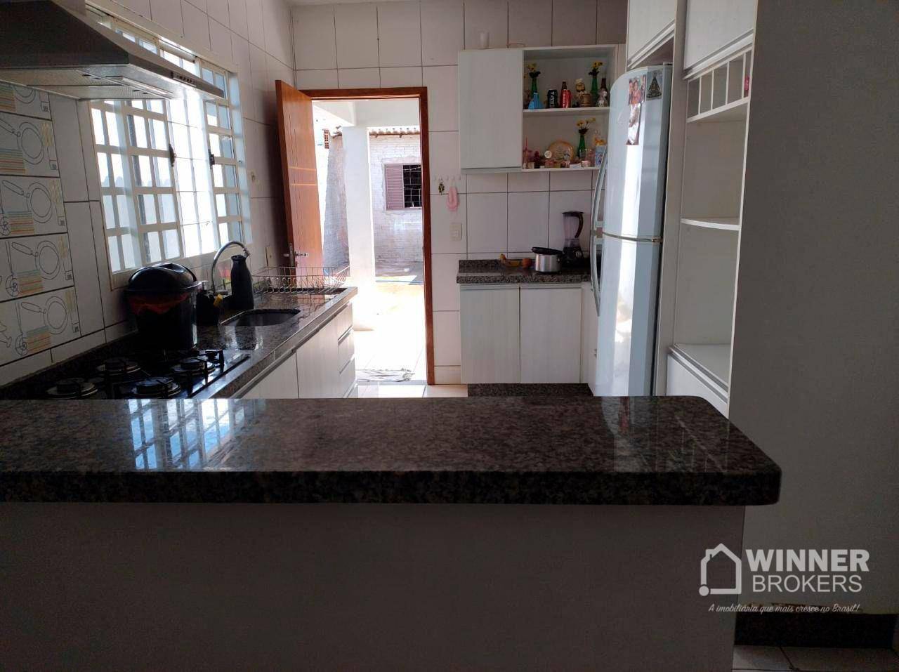 Casa à venda com 3 quartos, 141m² - Foto 4