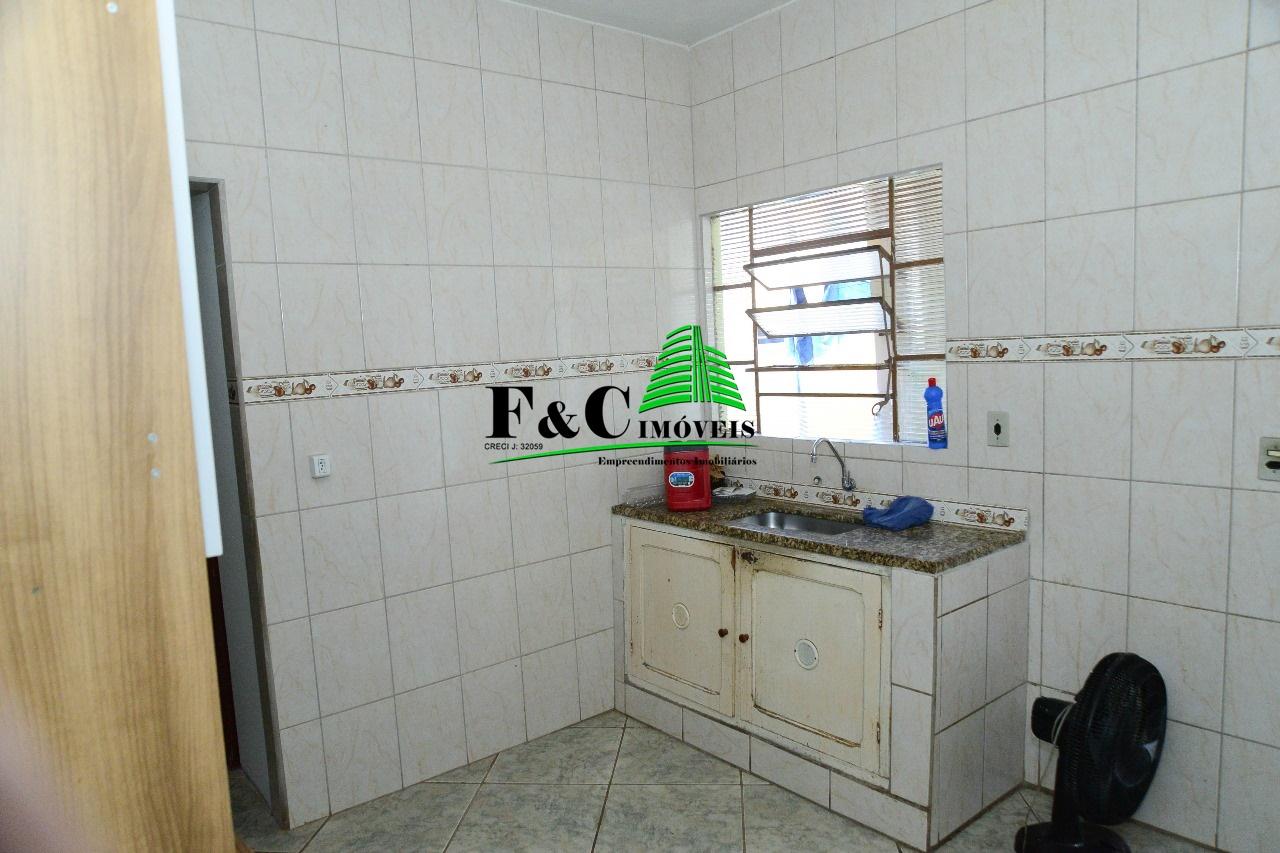 Casa à venda com 4 quartos, 250m² - Foto 34