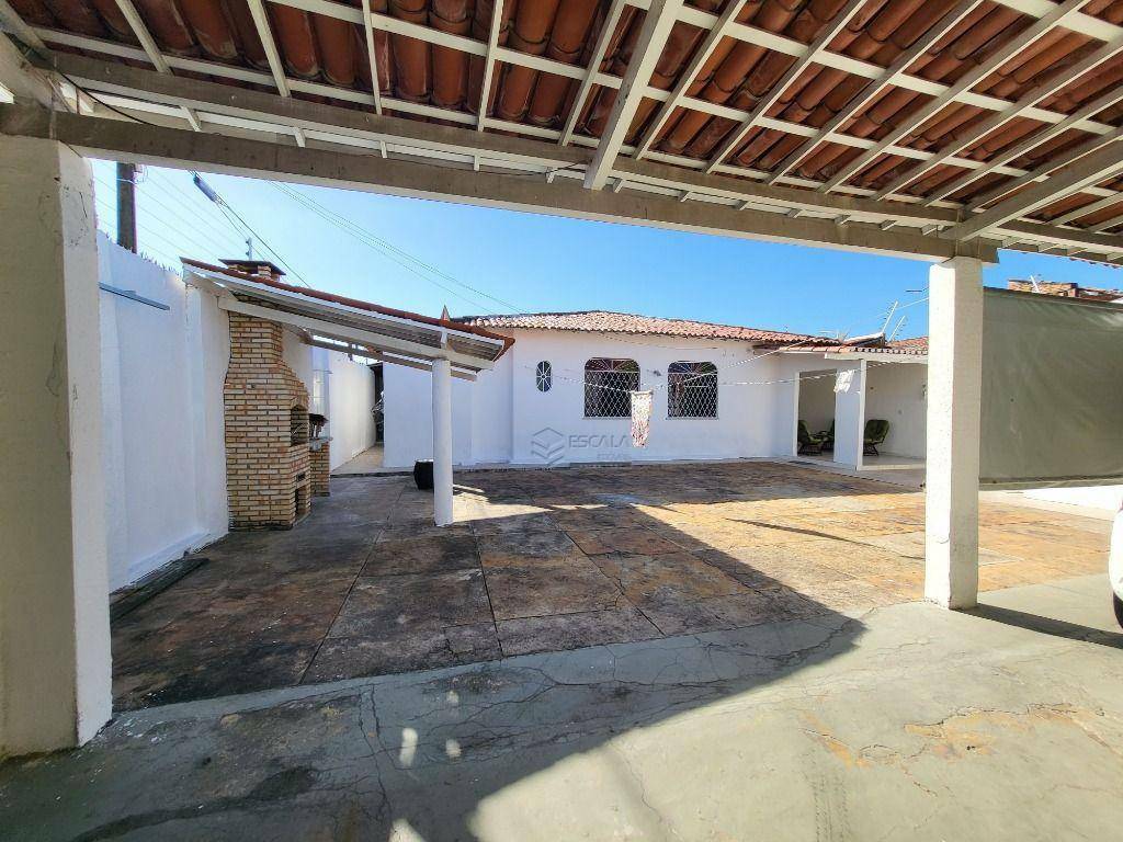 Casa à venda com 4 quartos, 114m² - Foto 2