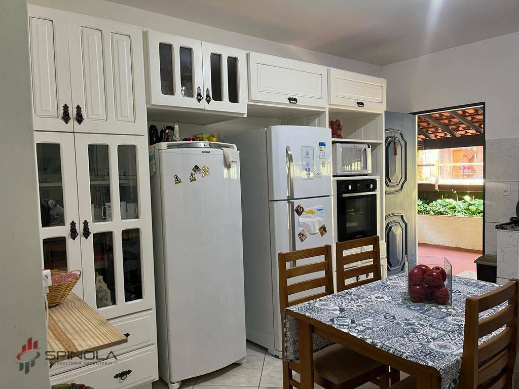 Chácara à venda com 3 quartos, 250m² - Foto 6