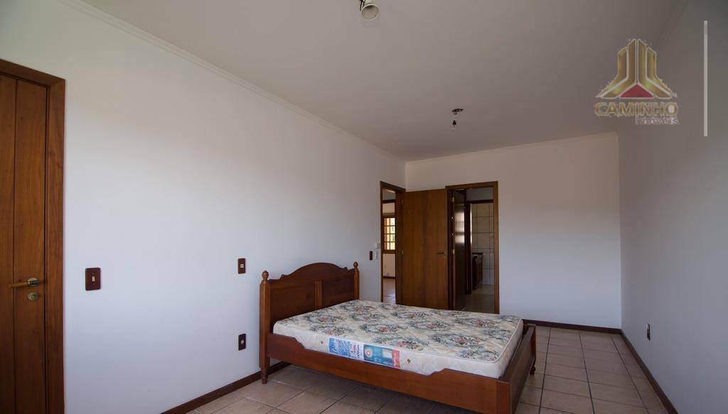 Casa à venda com 3 quartos, 300m² - Foto 14