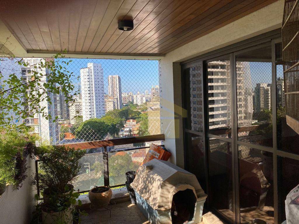 Apartamento à venda com 4 quartos, 209m² - Foto 1