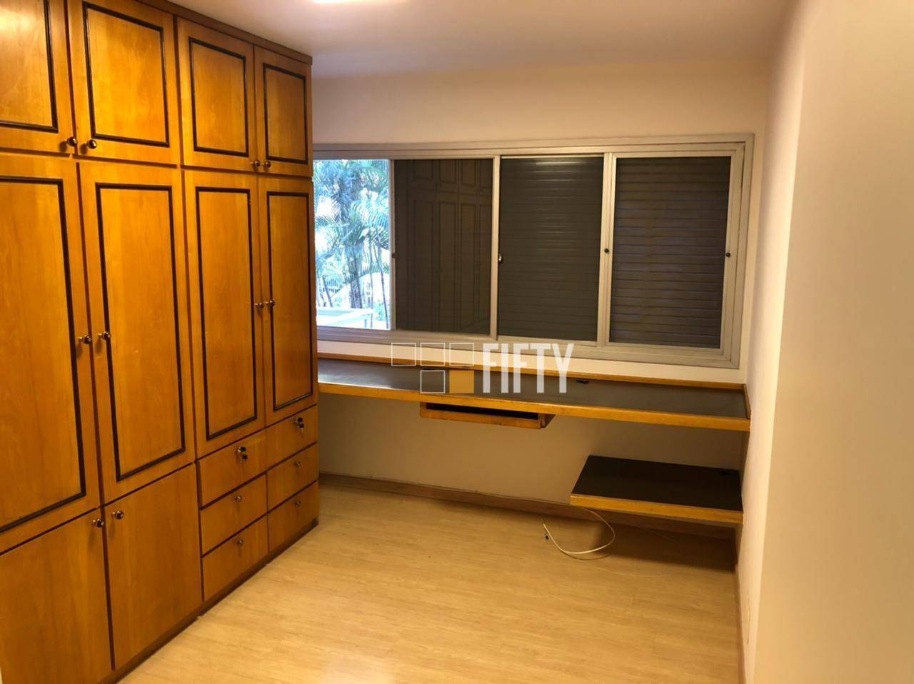 Apartamento para alugar com 2 quartos, 110m² - Foto 7