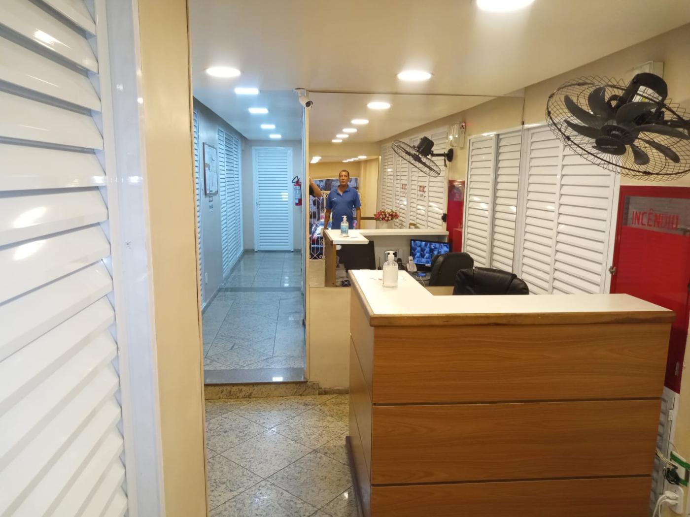 Apartamento à venda com 1 quarto, 30m² - Foto 2