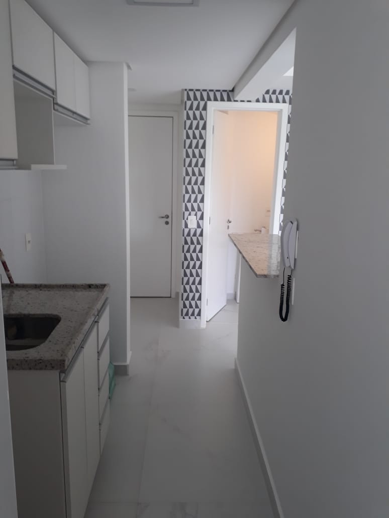 Apartamento à venda com 2 quartos, 72m² - Foto 2