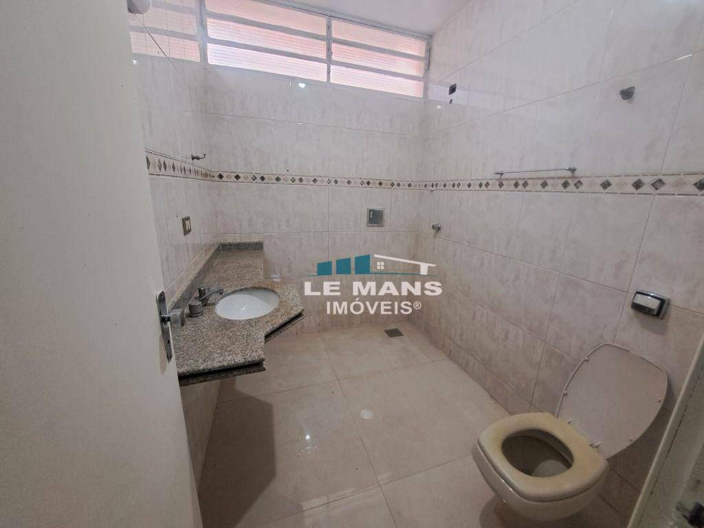 Casa para alugar com 3 quartos, 202m² - Foto 18