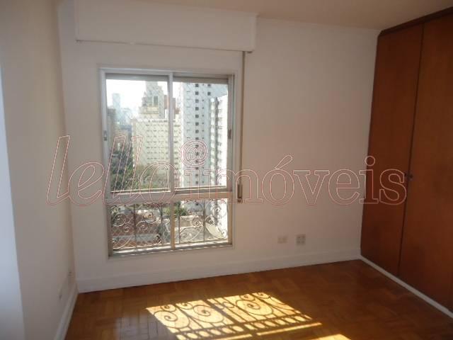 Apartamento para alugar com 3 quartos, 130m² - Foto 15