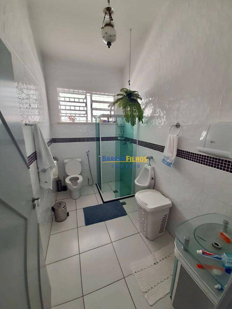 Casa à venda com 5 quartos, 300m² - Foto 18