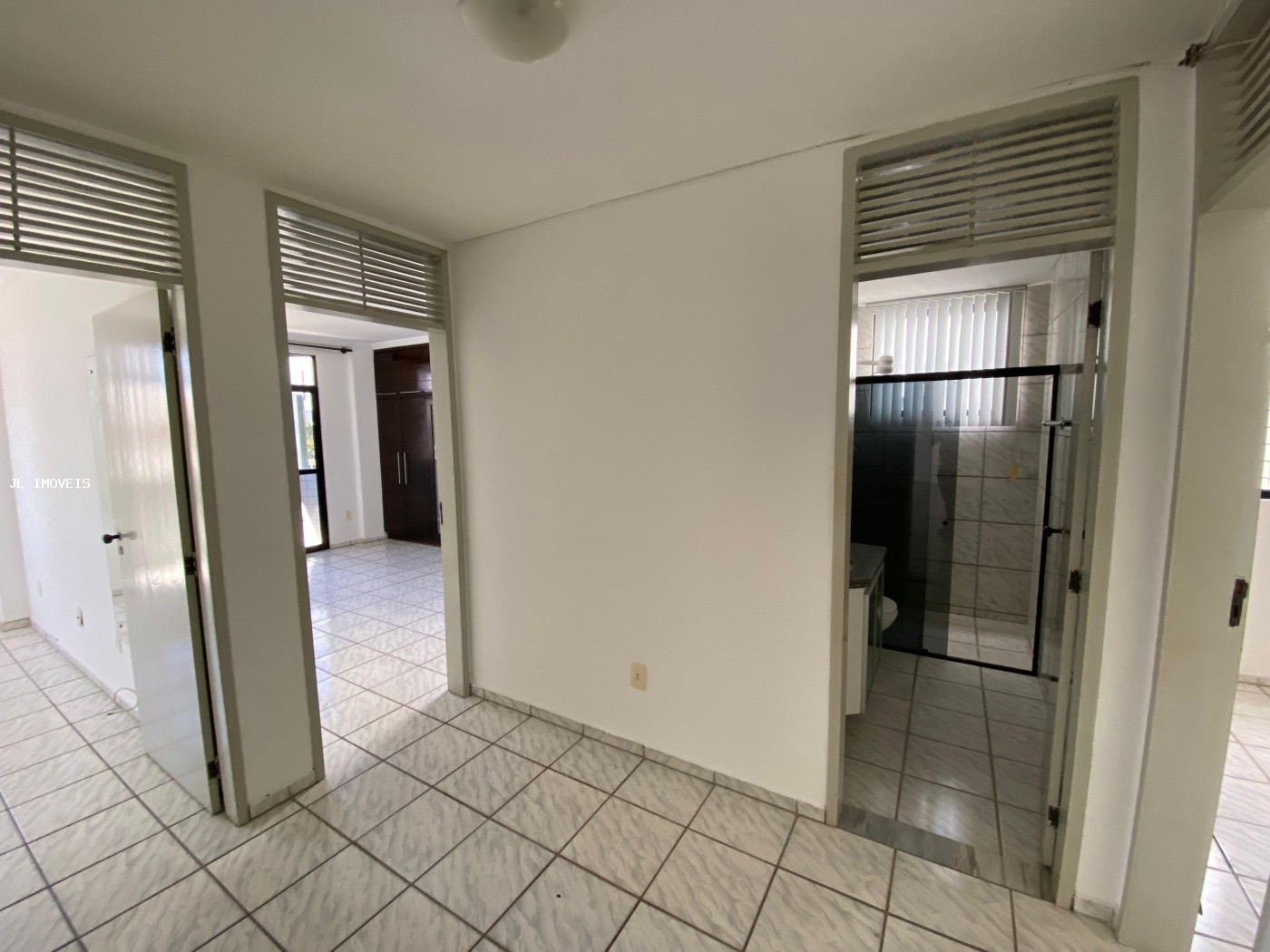 Apartamento para alugar com 3 quartos, 200m² - Foto 8