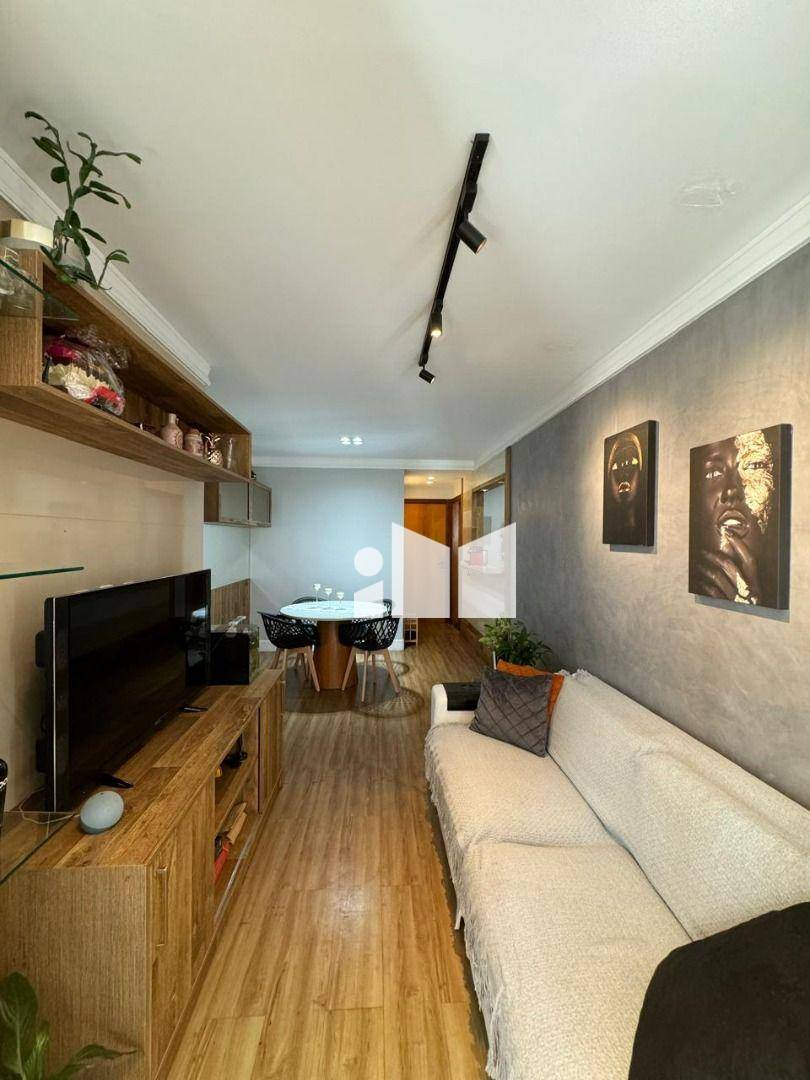 Apartamento à venda com 3 quartos, 90m² - Foto 1