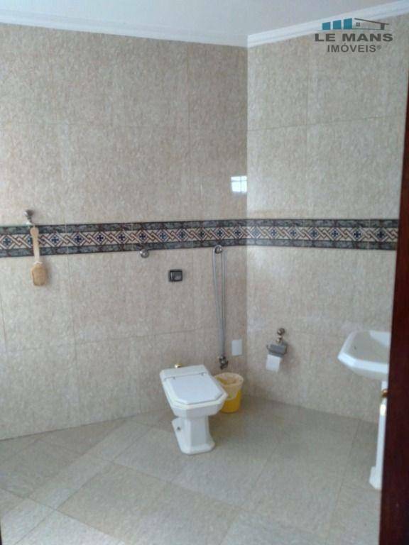 Casa de Condomínio à venda com 3 quartos, 242m² - Foto 32