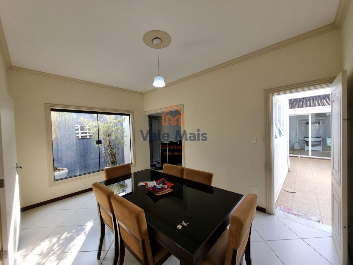 Casa à venda com 3 quartos, 243m² - Foto 9