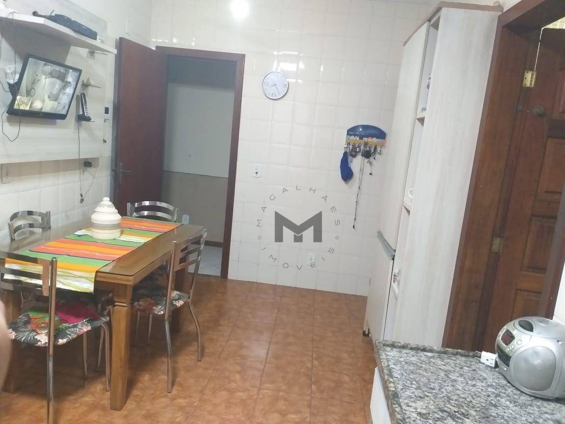 Casa à venda com 4 quartos, 178m² - Foto 4